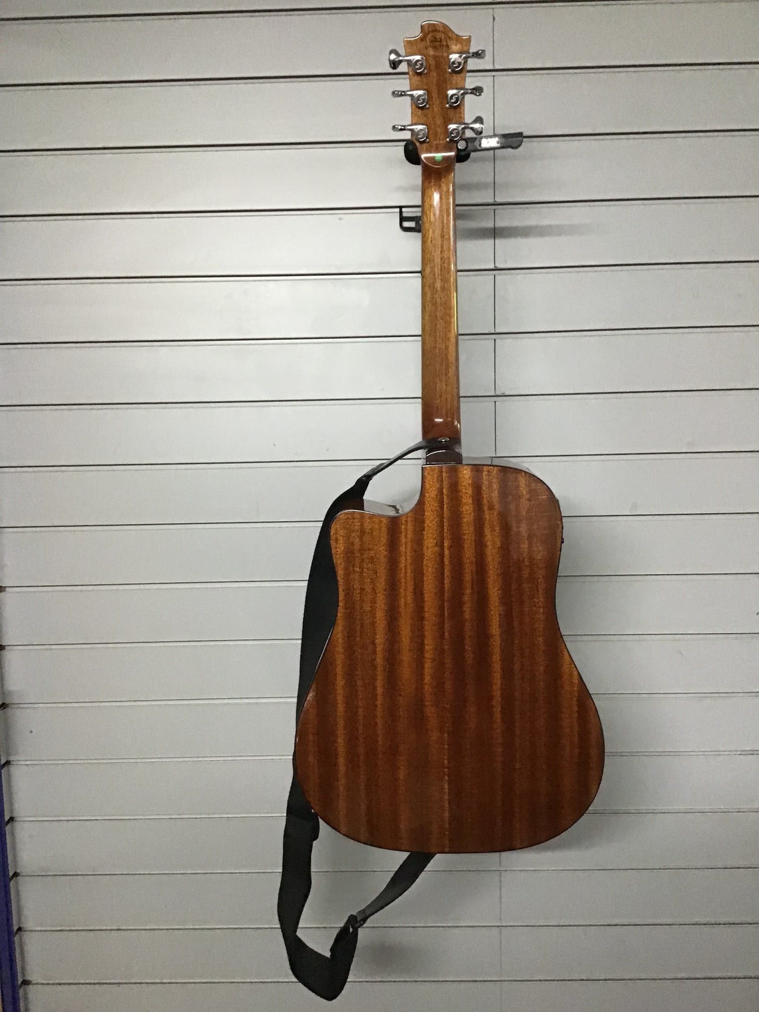 Sevinia Solid Top Series Electro Acoustic Guitar + Soft Case