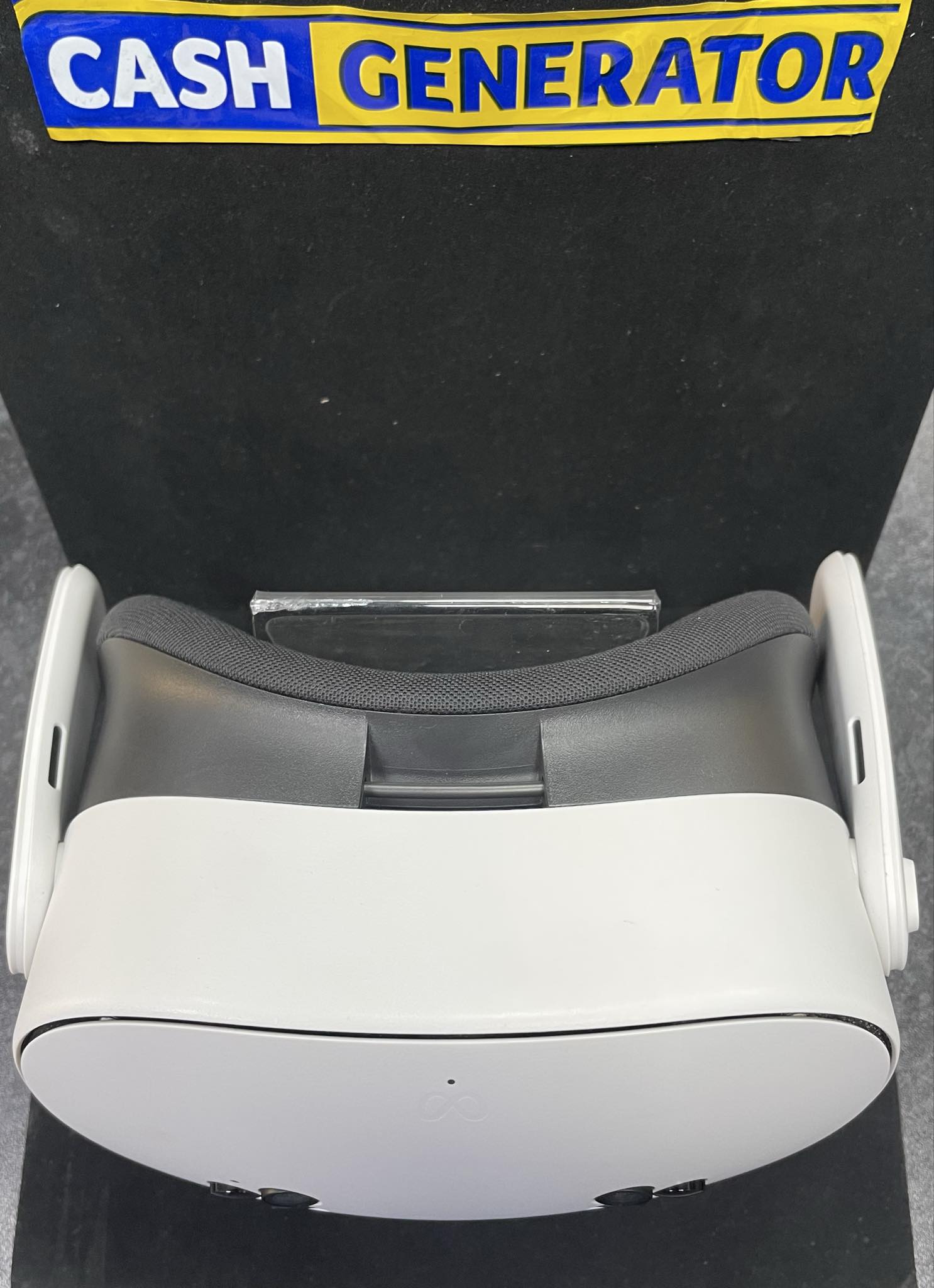 Meta Quest 3s Oculus (With Controllers) - White
