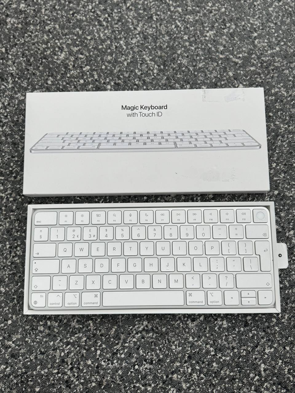 Apple Magic Keyboard with Touch ID (A2449) ** Collection Only - Wythenshawe **