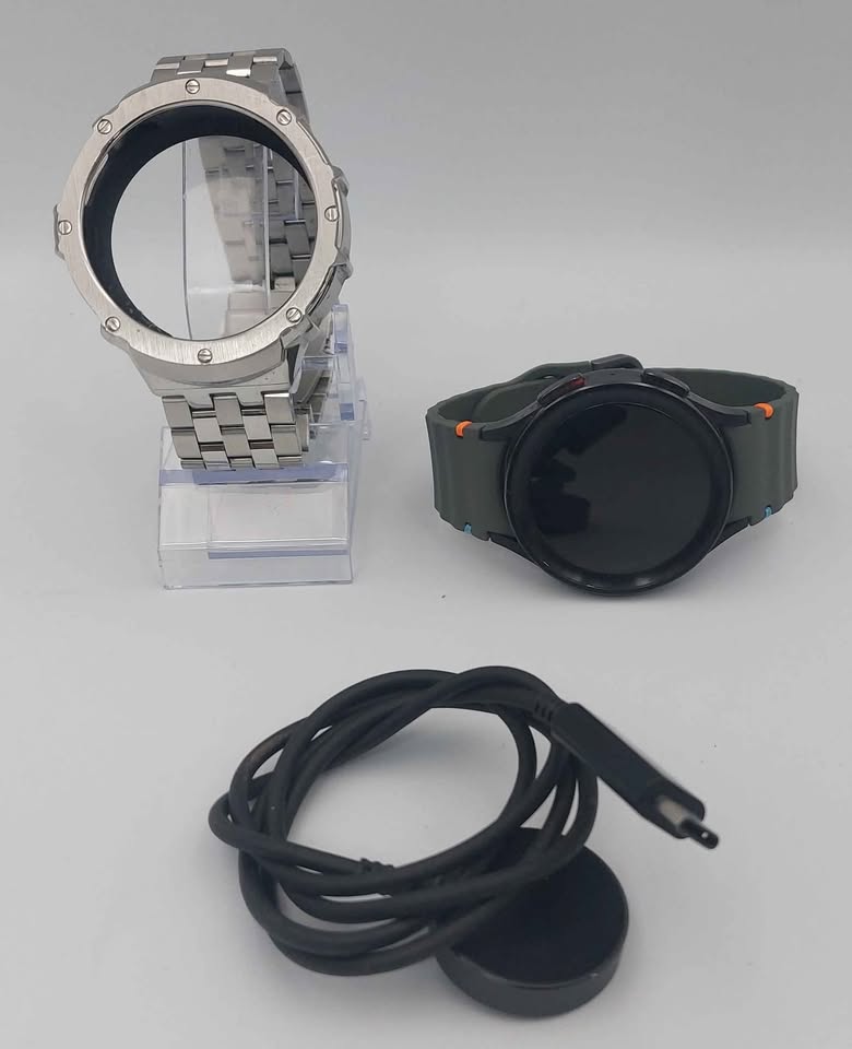 Samsung Galaxy Watch5 Pro 45mm 4G (SM-R925) Black, With Charger, Silicone & Metal Based Strap