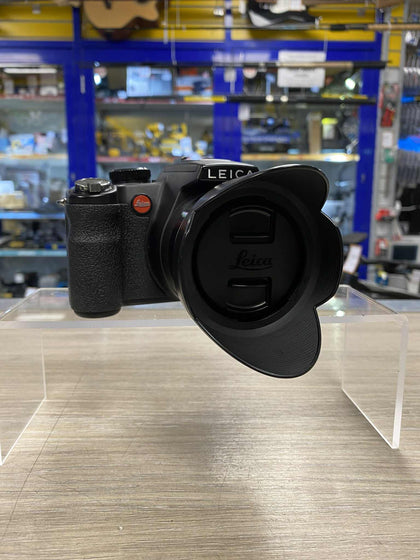 Leica V-LUX 2 16M