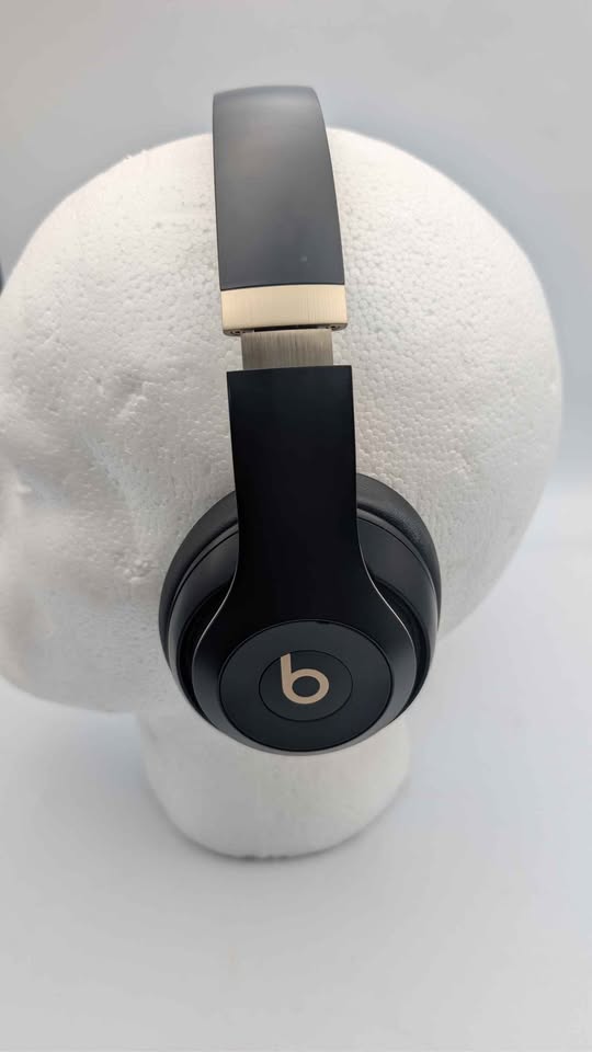 Beats Studio3 Wireless Skyline Collection Over-Ear Headphones