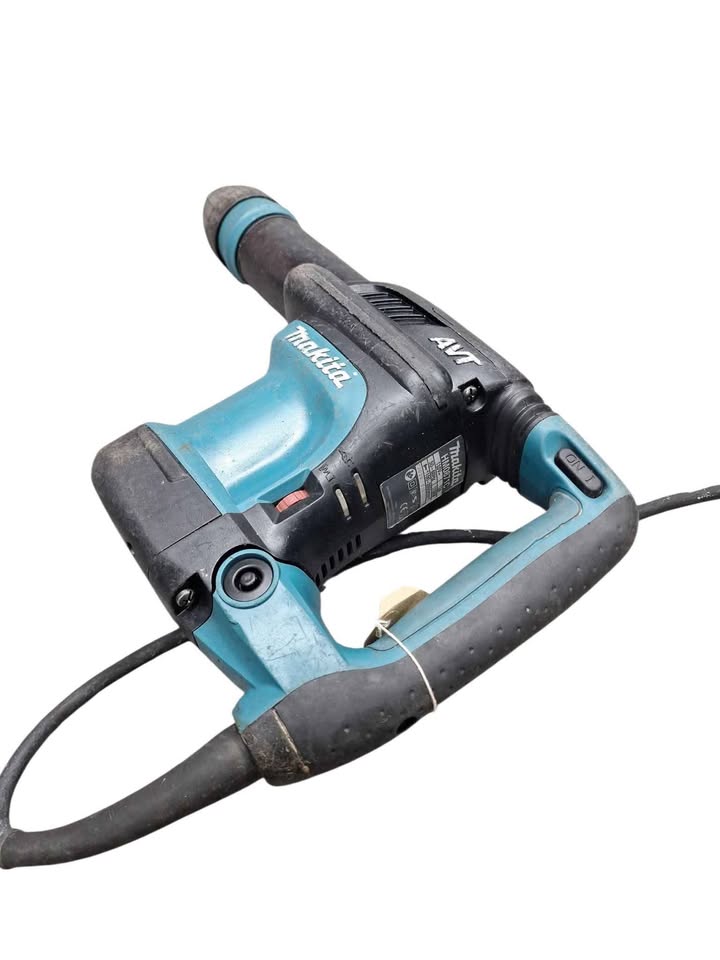 Makita HM0871C 110V SDS Max Demolition Hammer 110V - RRP £349 (Missing Handle)