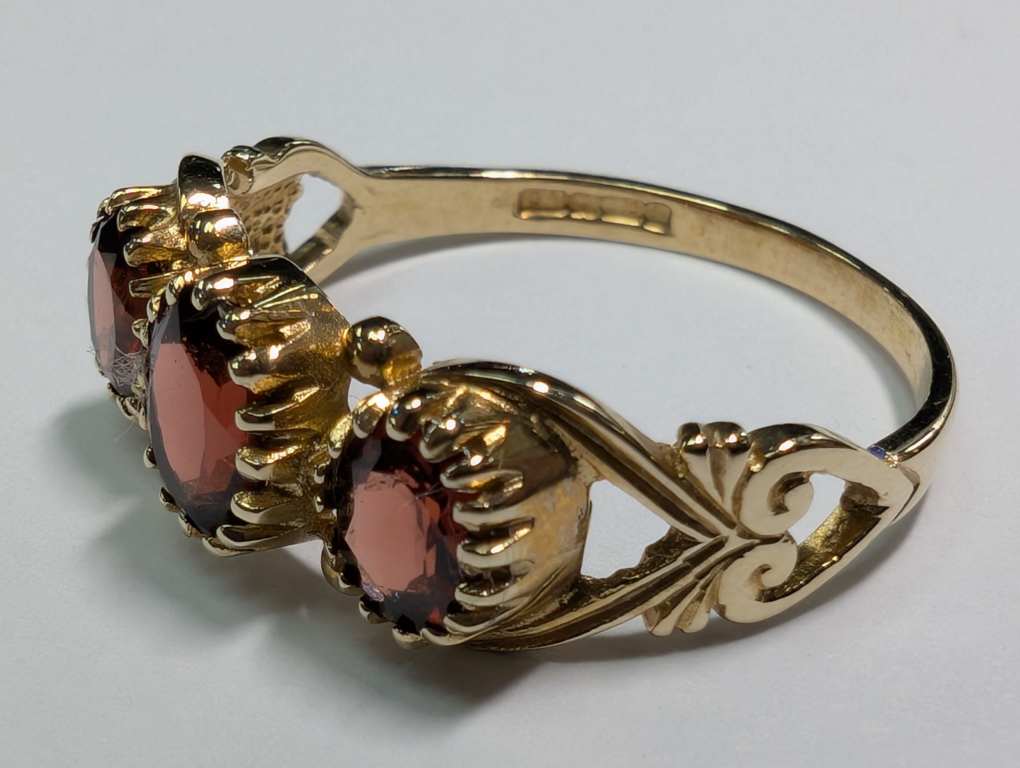 9ct Gold Ring with Red Stones - Size O 1/2