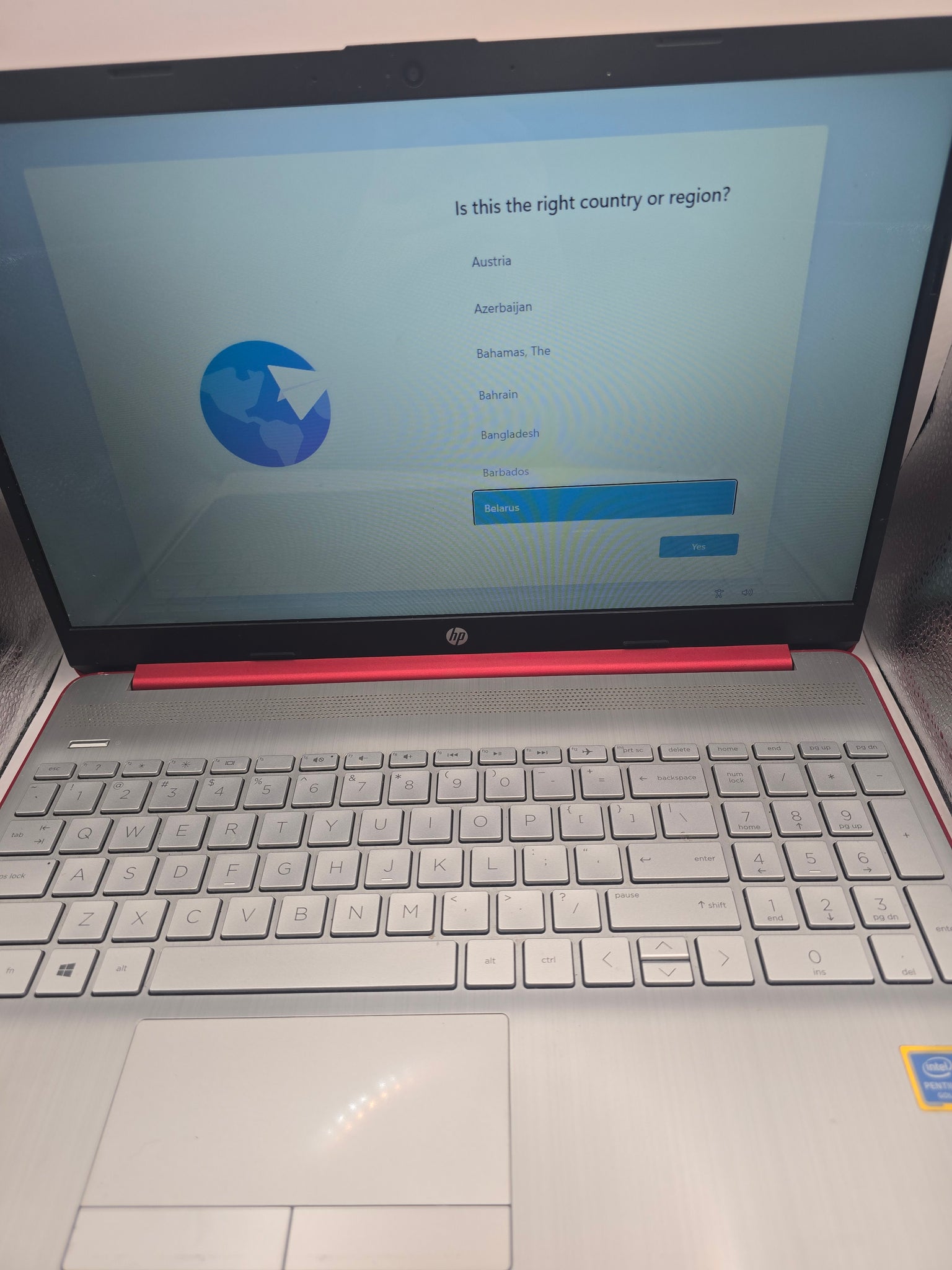 HP red laptop 4GB RAM 128GB storage unboxed