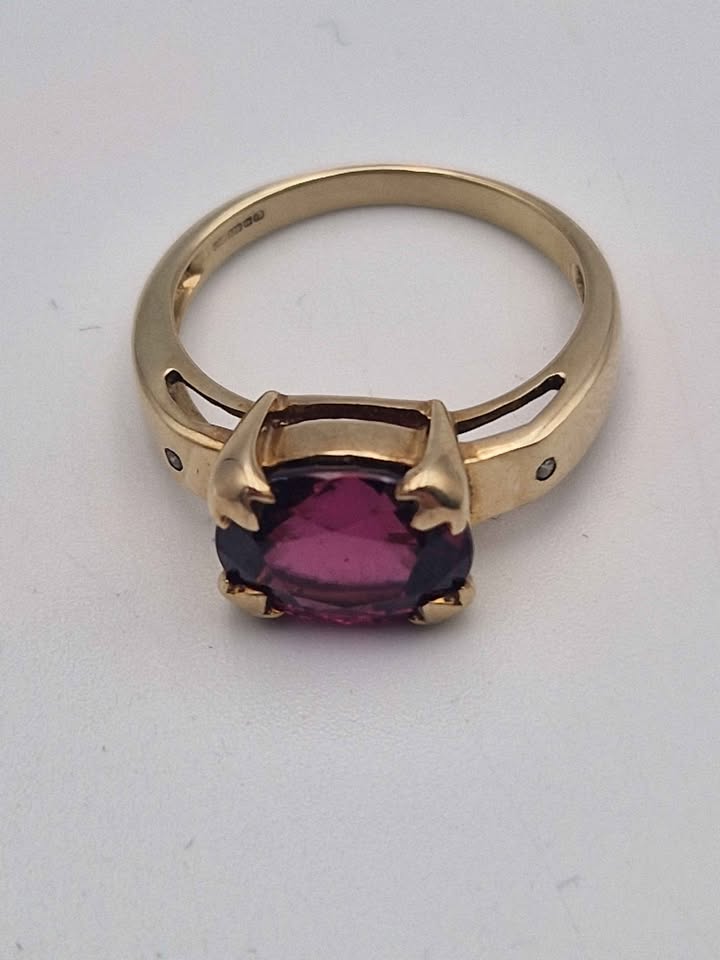 9ct Yellow Gold Ring With Dark Pink Stone Size O 3.72 Grams Ladies Dress Ring | Cash Generator 9ct Yellow Gold Ring With Dark Pink Stone Size O 3.72 Grams Ladies Dress Ring | Cash Generator