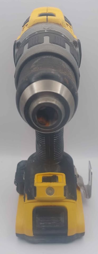 **collection only** DeWALT combine drill 18v with battery 2ah ** no charger & has sings of use ref pic **