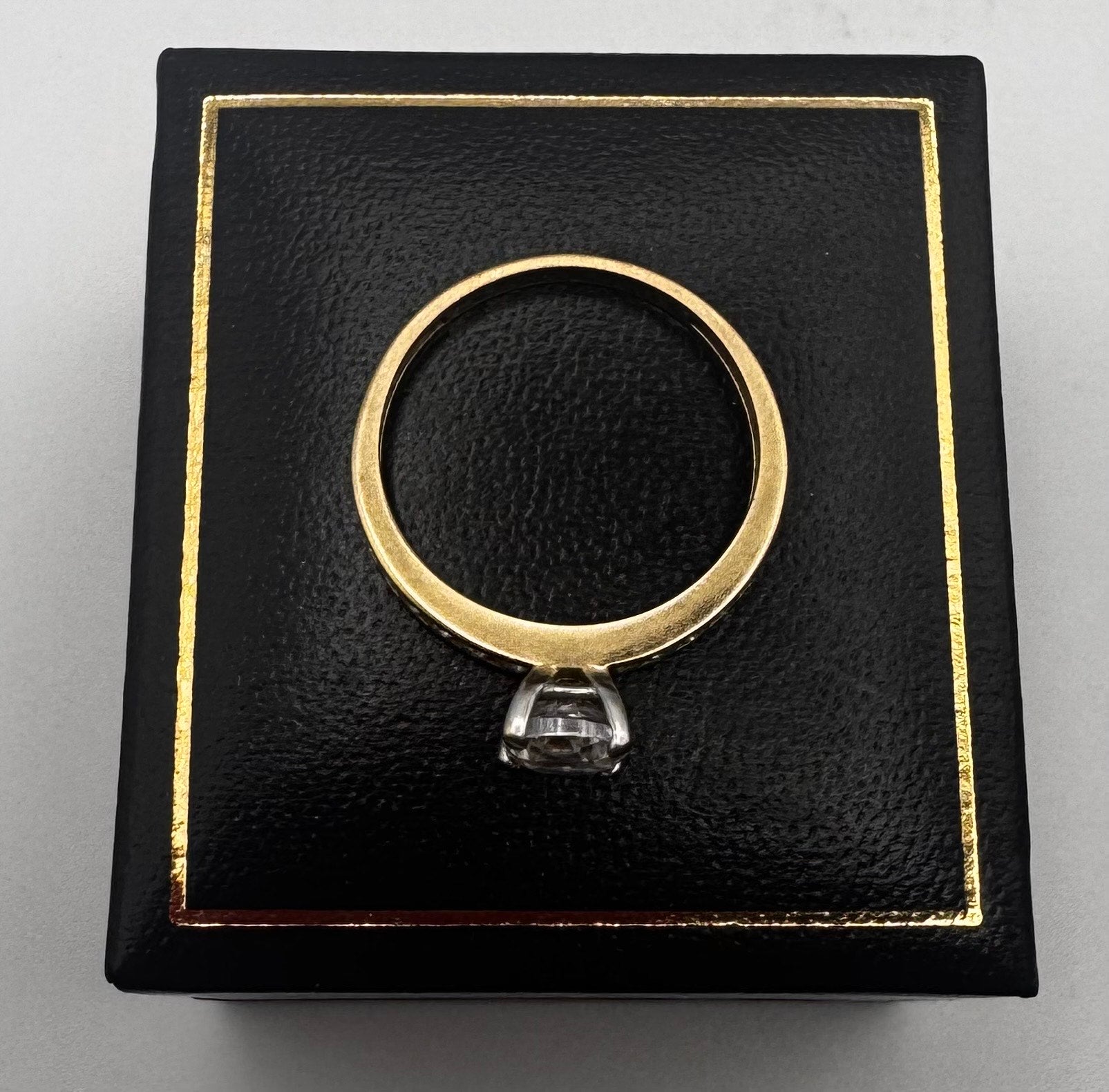 9ct Gold CZ size R