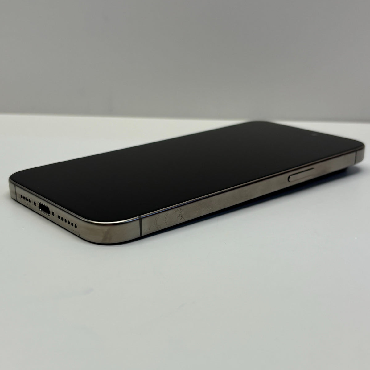 Apple iPhone 15 Pro Max Unlocked Model A3106 256GB in Natural