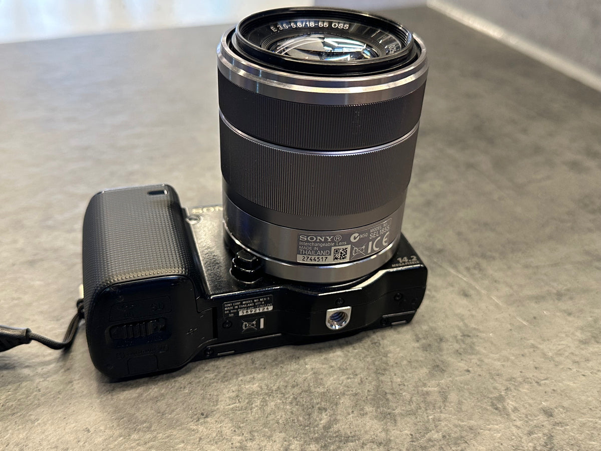 Sony Alpha NEX-5 14.2MP Digital Camera + SEL1855 18-55mm Lens