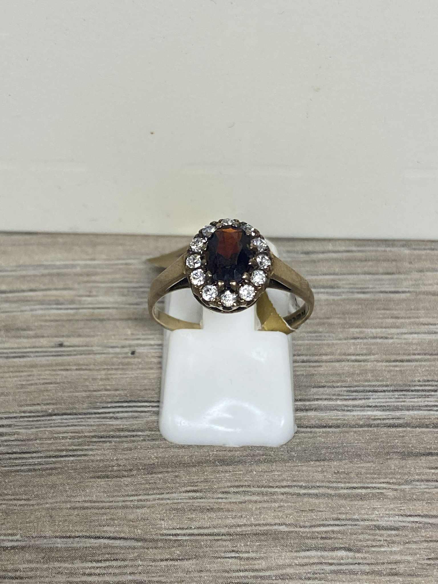 9ct Gold Ring (Size P) Apx 2.3g
