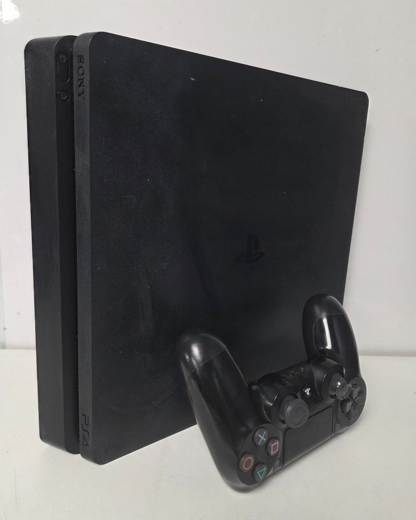 Sony Playstation 4 500GB Slim Console & 4 Games