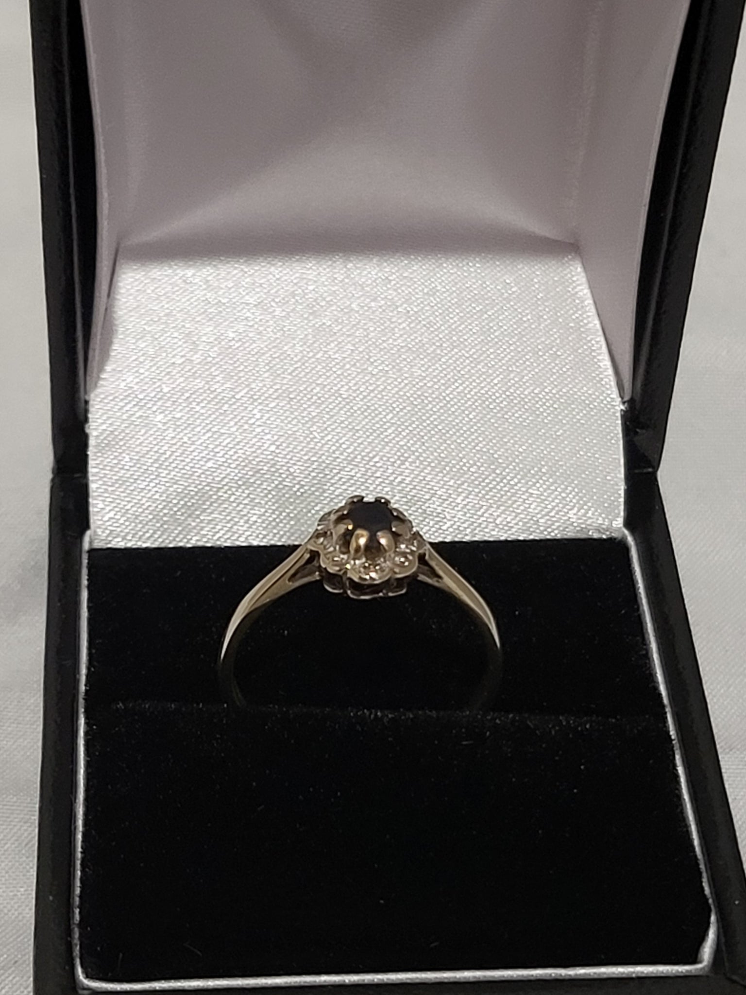 9ct Yellow Gold Ring with Clear & Blue Stones - Size N - 1.68g