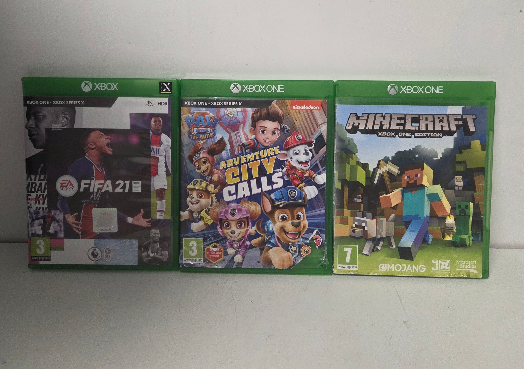 Xbox One S Console 500GB - White - with 3 games