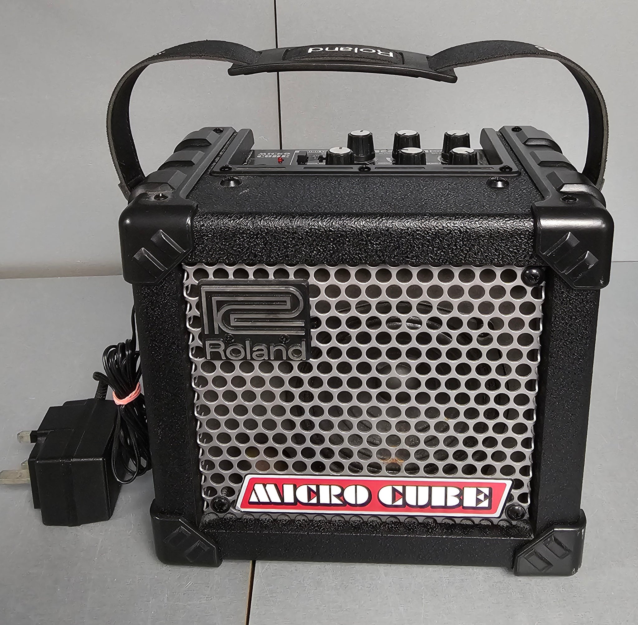 Roland Micro Cube 2-Watt 1x5" Guitar Combo Amp