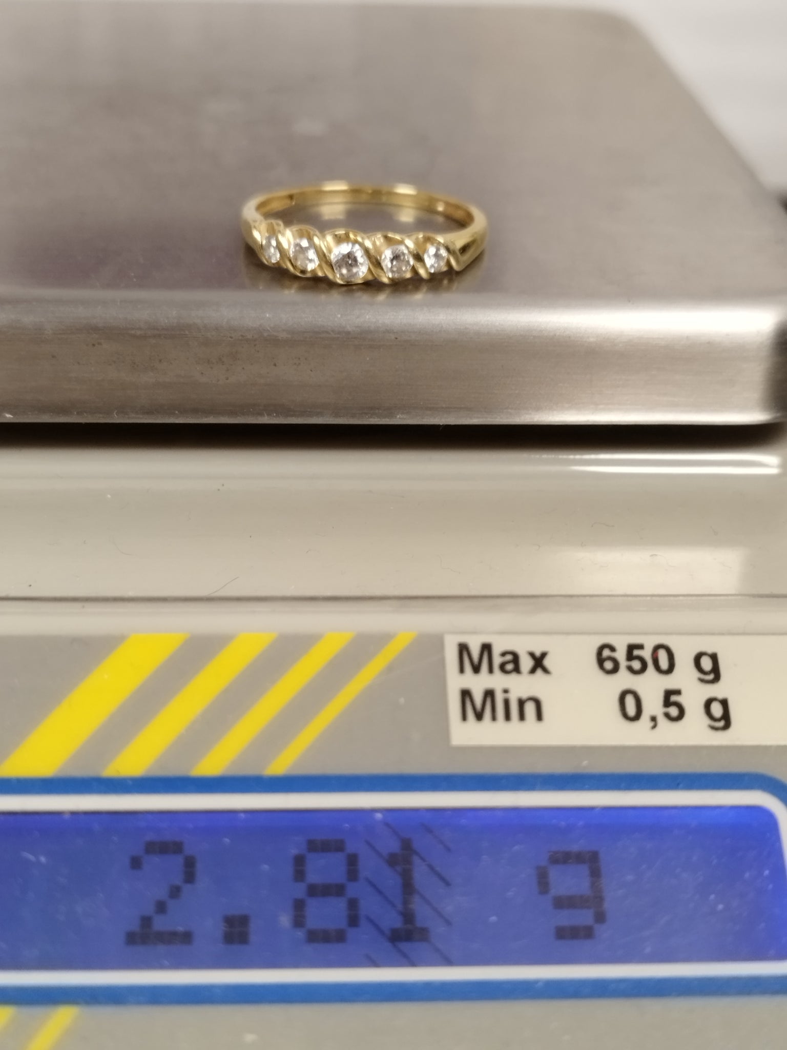 14ct Yellow Gold and CZ ring -Size Y