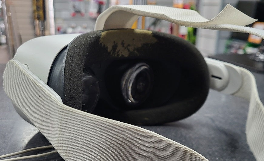 Meta/Oculus Quest 2 VR Headset (With Controllers) - 256GB