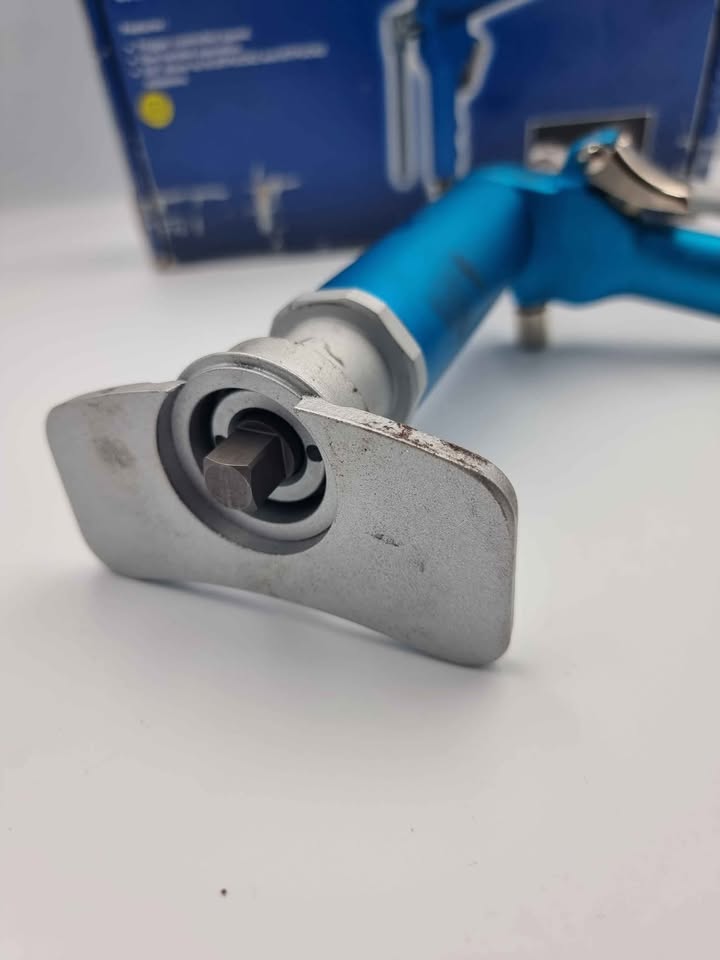 Bluepoint (Snap On) Pneumatic Air Powered Brake Piston Wind Back Tool - Boxed In Excellent Condition