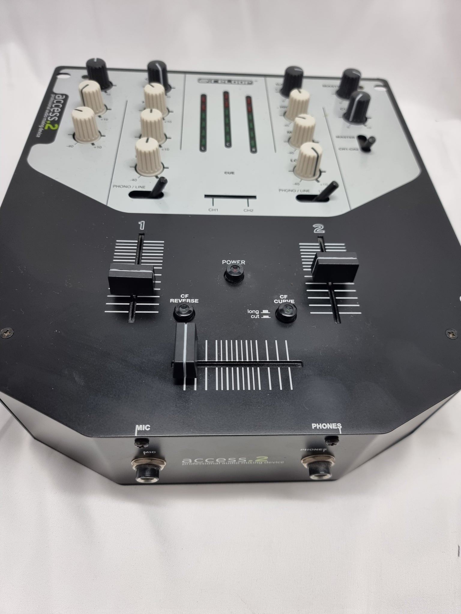 Reloop Access 2 - 2 channel professional audio mixer