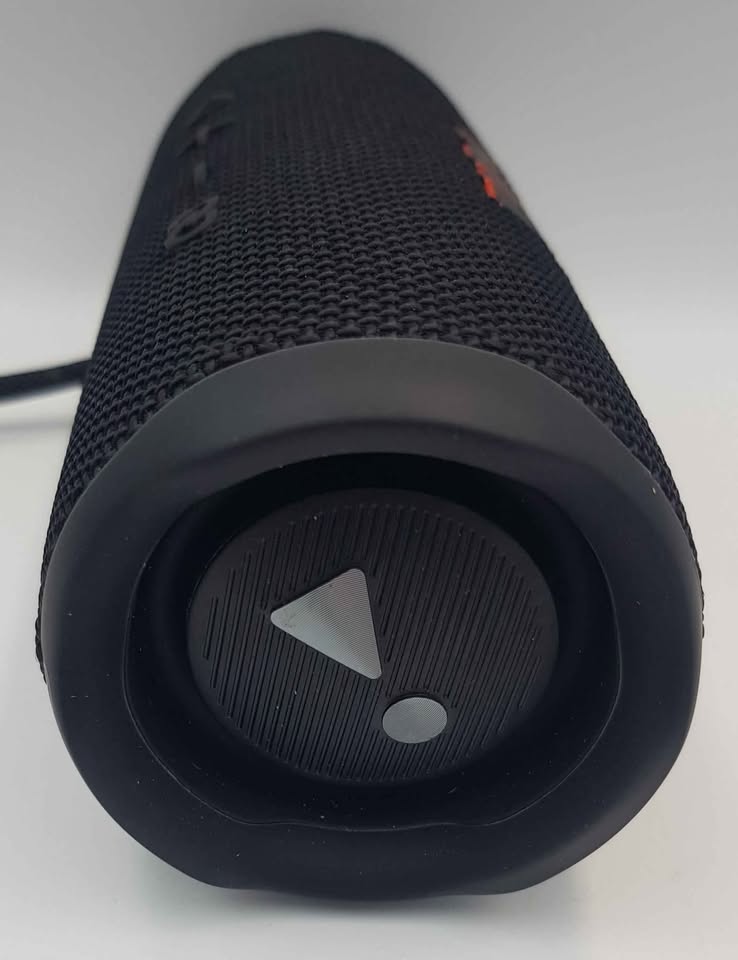 JBL flip 6 Wireless portable speaker black unboxed
