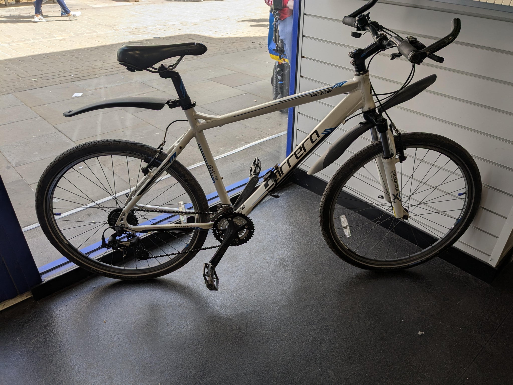 Carrera Valour Bike