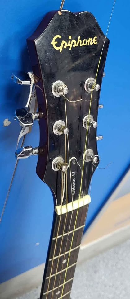 Epiphone AJ-10 Acoustic Guitar - Tan
