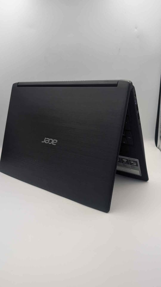 Acer Aspire 3 Netbook - Intel i5-8250U - 12GB Ram - 200GB HDD - 15" Screen - Windows 11