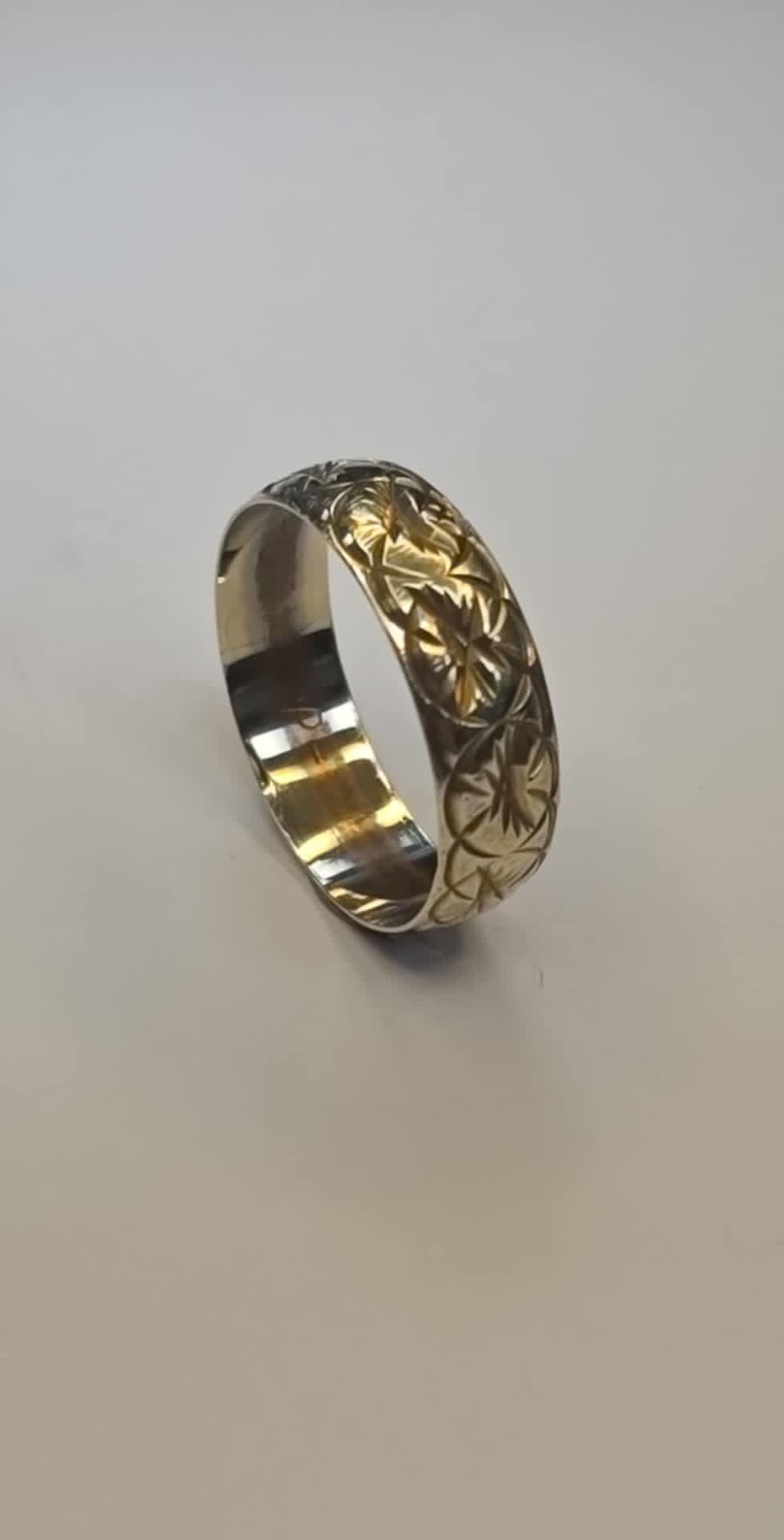 9ct Gold Patterned Ring