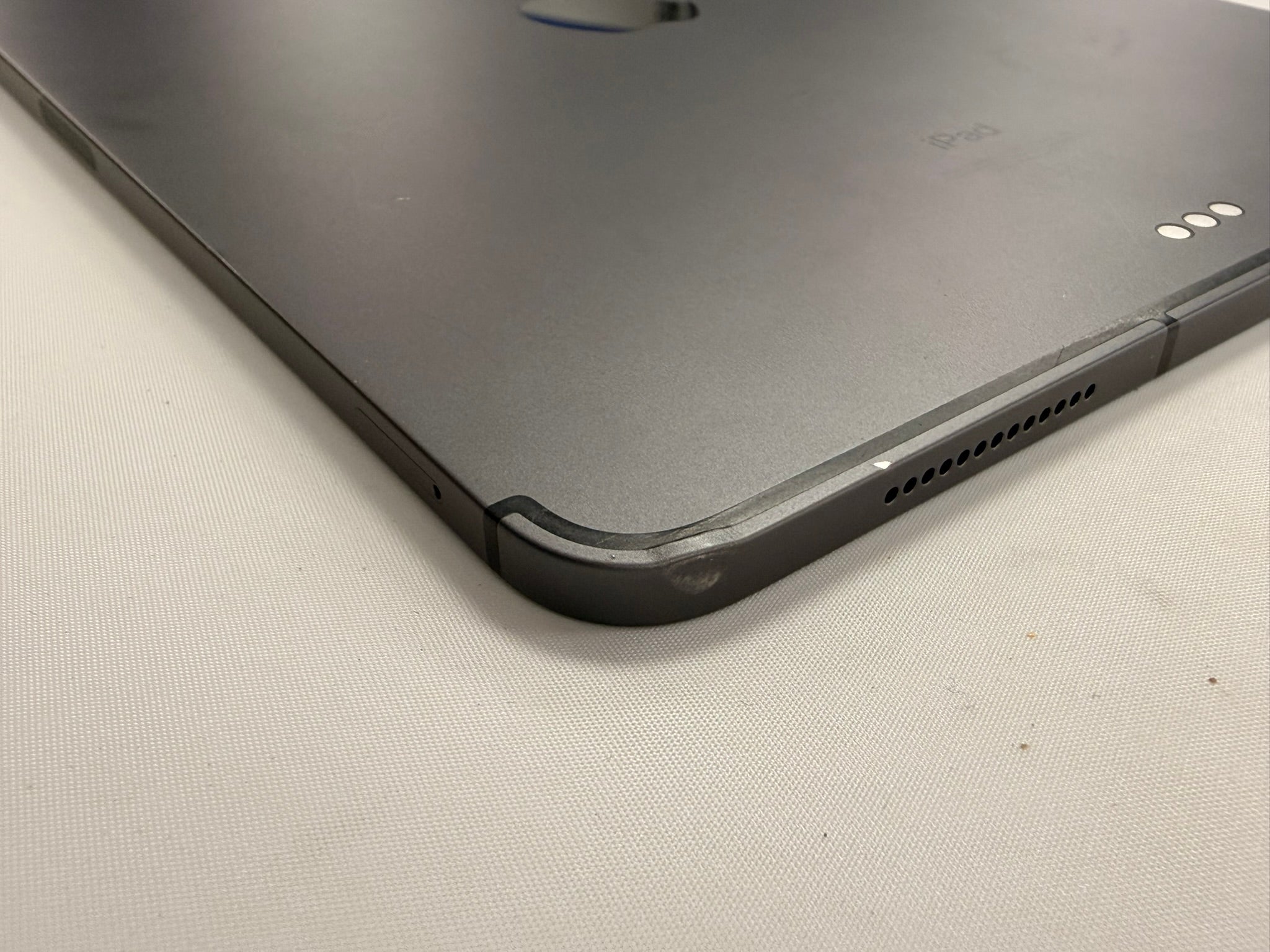 Apple iPad Pro 11" 1st Gen (A1934) 1TB - Silver wifi and cellular