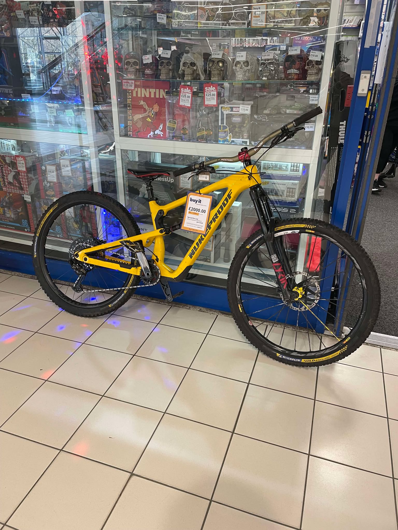 Nukeproof Mega 290 Carbon bike