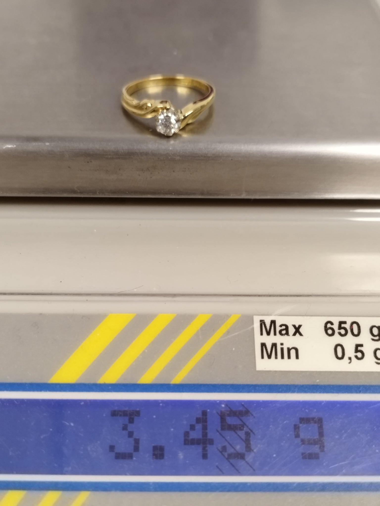 18ct Yellow Gold Solitaire Ring -Size L