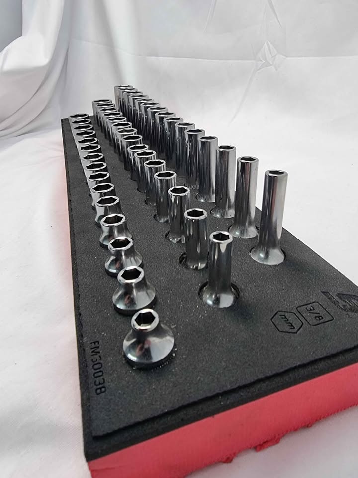 SNAP-ON 245SFMSFR 45 Piece 3/8" Drive 6-PT Metric Socket Sset With Red Foam Holder