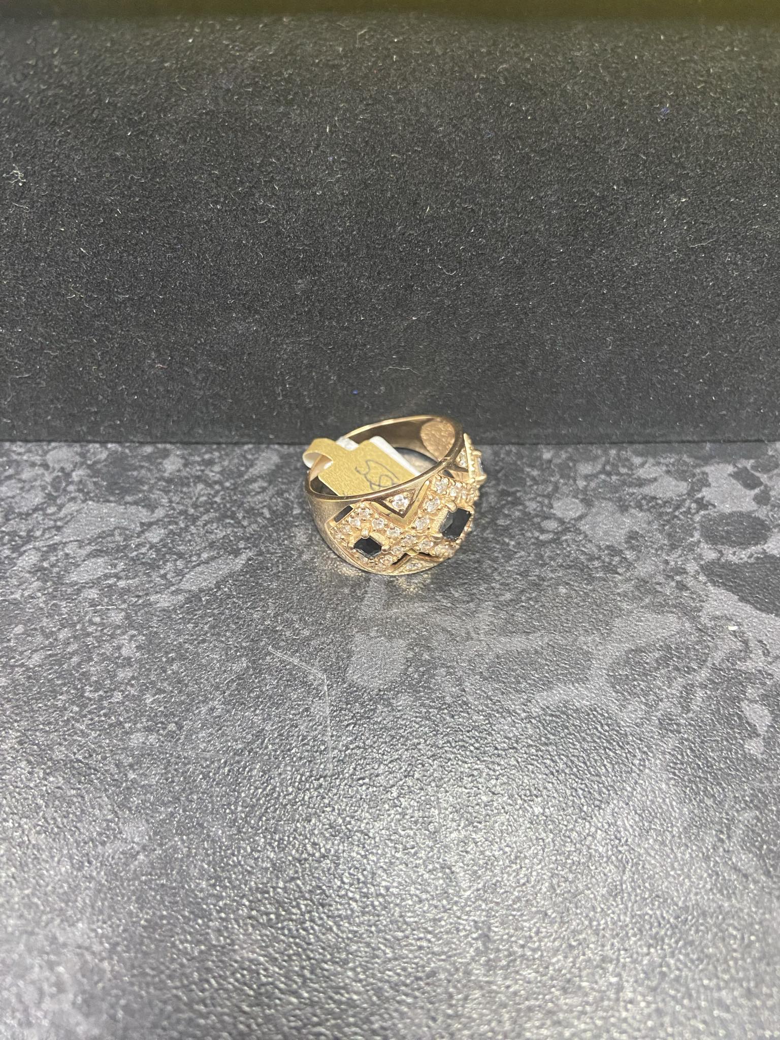 14ct Gold Sapphire Ring (Size Q), 5.86g