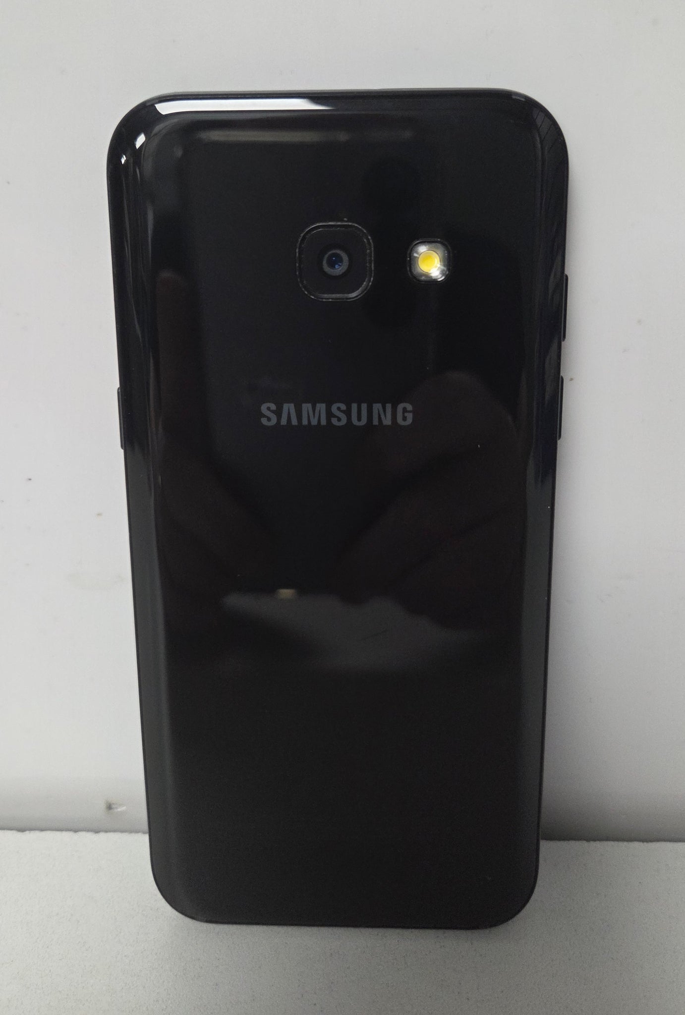 Samsung Galaxy A3 2017 Sm-a320f - 32gb- Unlocked Smartphone