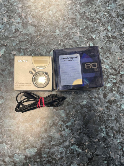 walkman with remote and 10 discs
