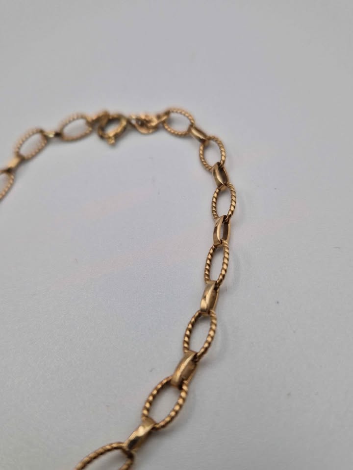 9ct Yellow Gold Fancy Link Bracelet - 8" Long - 3.58 Grams