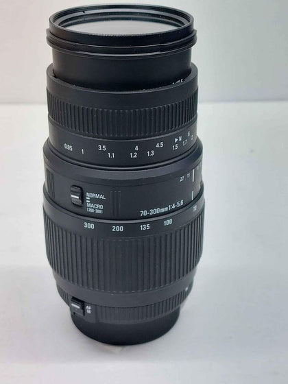 Sigma DG 70-300 f4-5.6 macro lens NIKON FX/DX.