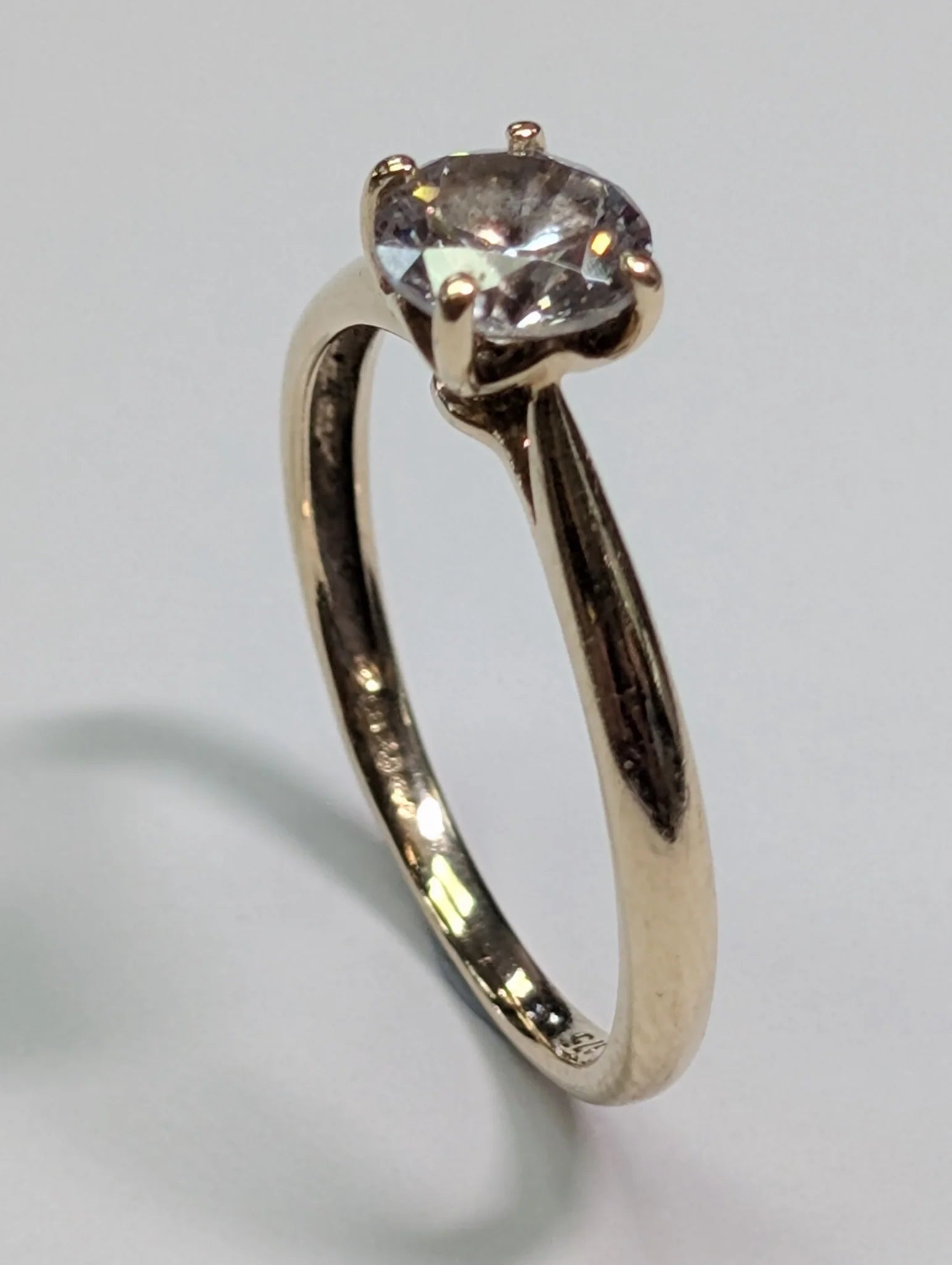 9ct Gold Ring with CZ Stones - Size N
