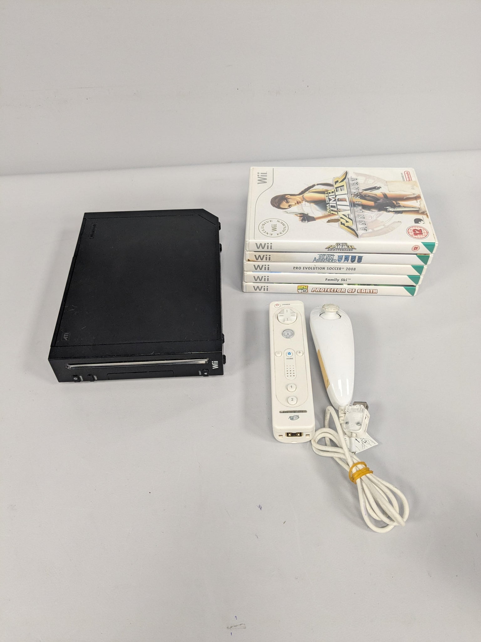 Wii Console, Black 4 Game Package