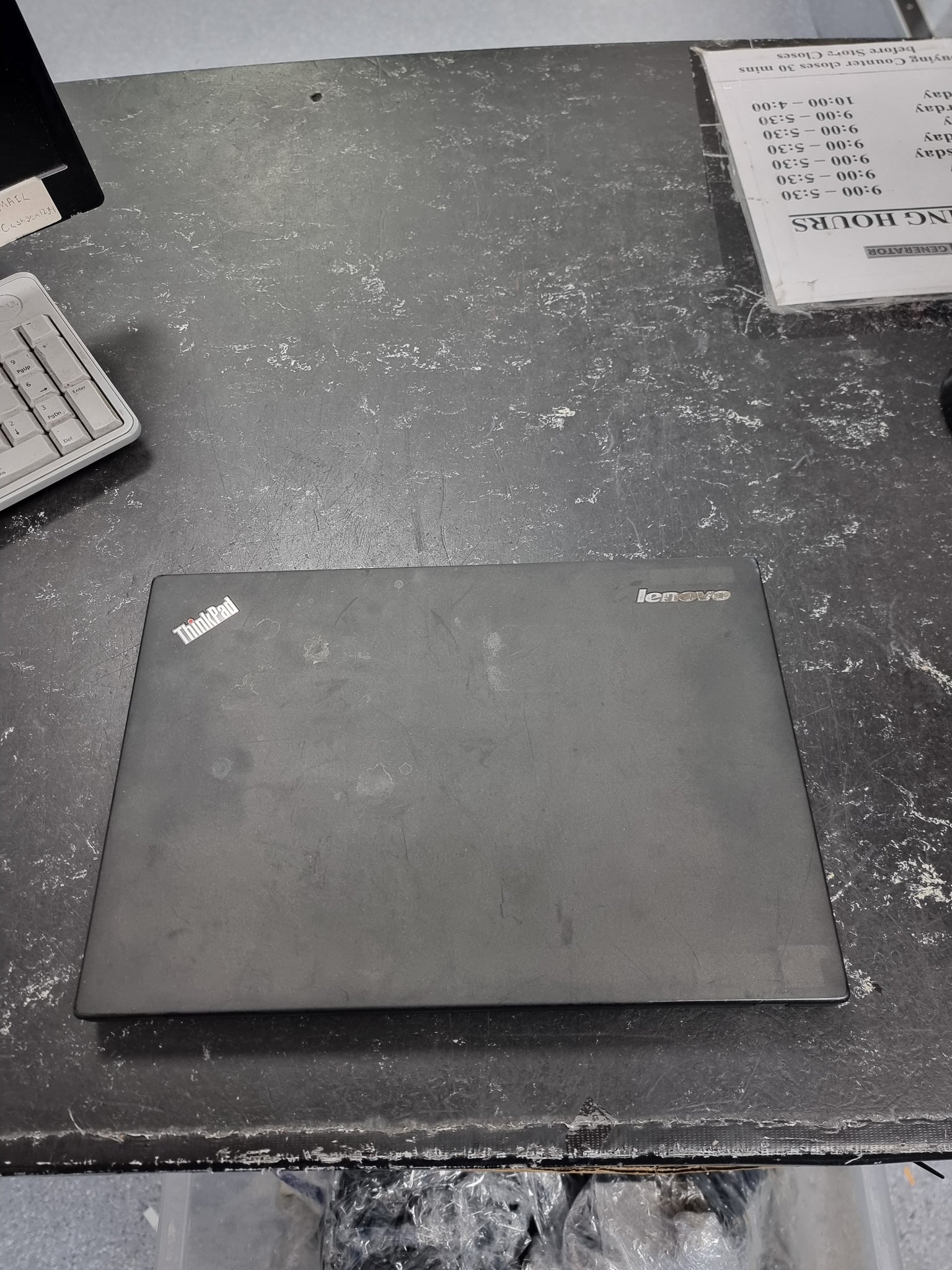 Lenovo ThinkPad X240 12.5" 4th Gen Intel Core i5-4300U 8GB 240GB SSD WiFi Webcam Windows 10 Professional (Renewed)