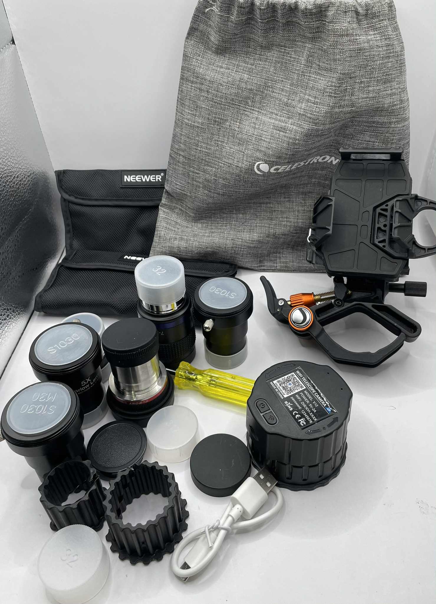 Celestron StarSense Explorer DX with telescope lenses