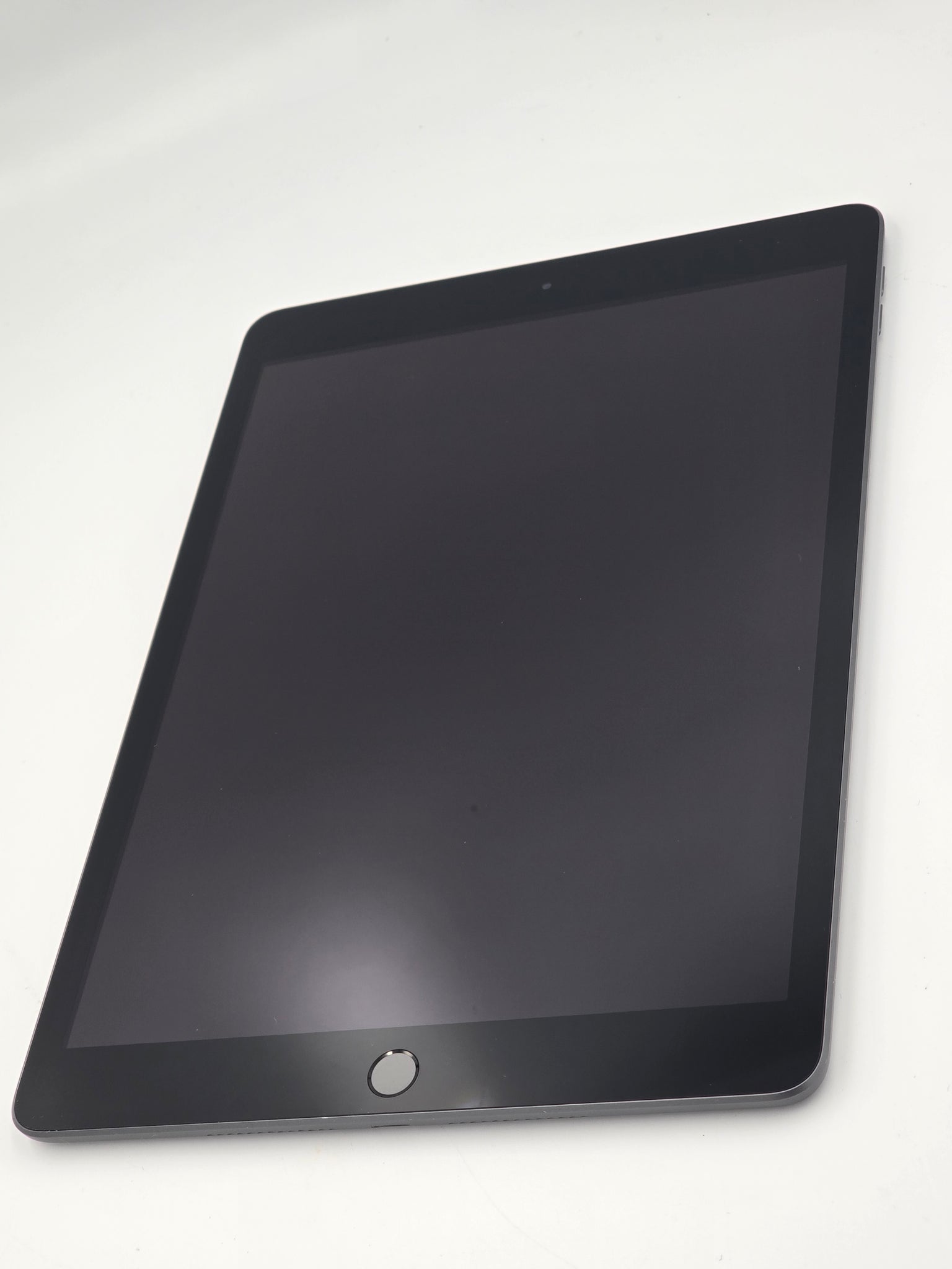 *iPad 8th generation 32GB WiFi model:a2270