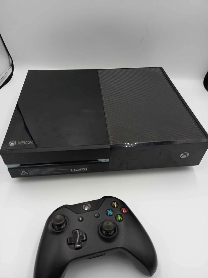 Xbox One Console, 500GB, Black (No Kinect), Unboxed With Pad