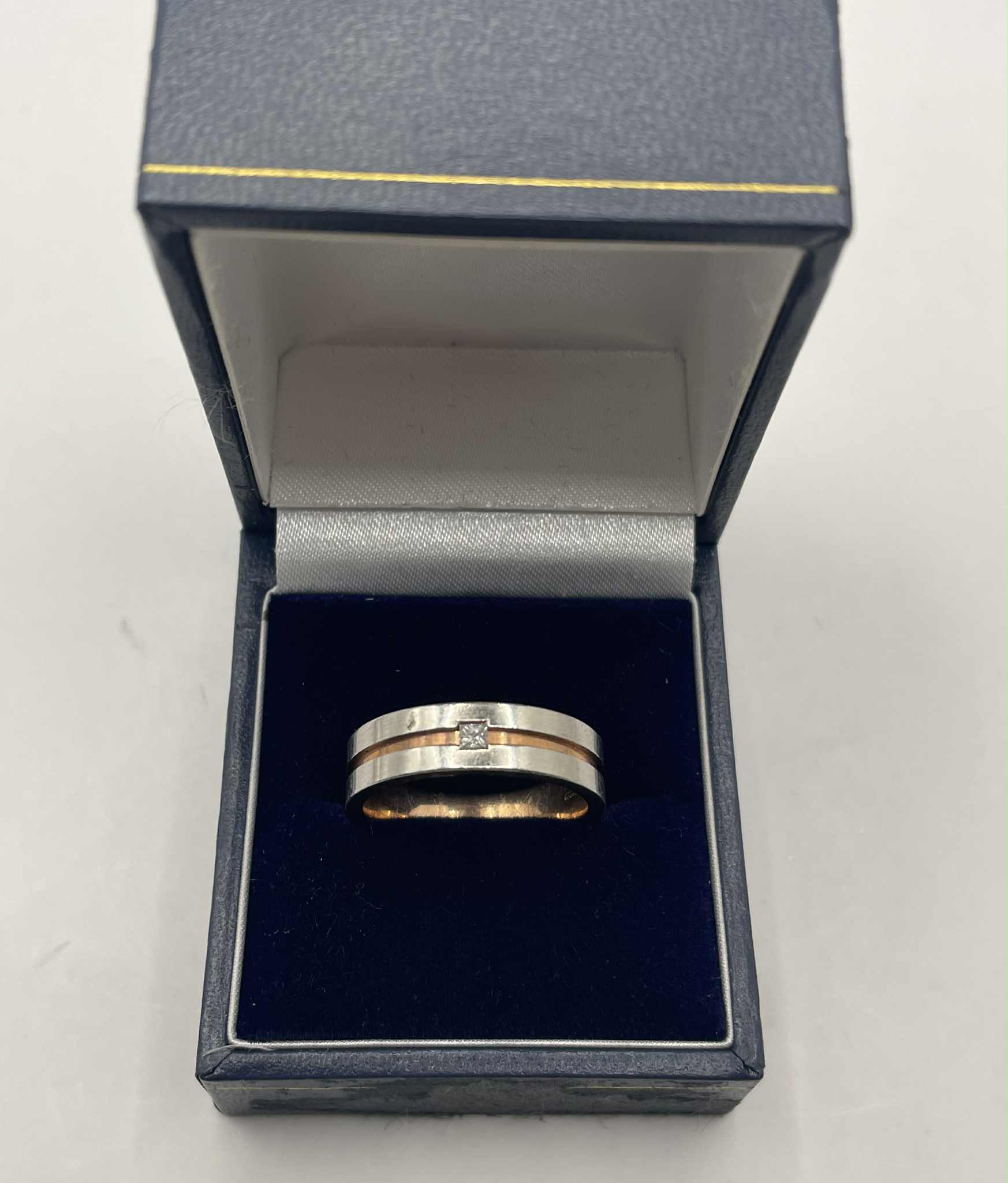 9ct Gold & platinum diamond ring - Size Q