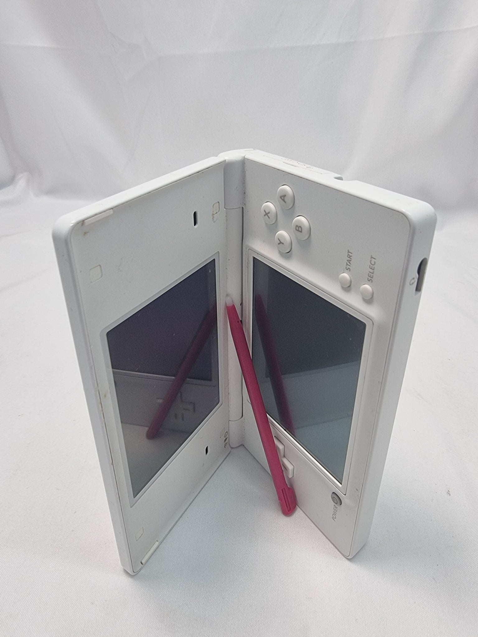 Nintendo DSi  White handheld console with 3rd party stylus and original nintendo charger unboxed