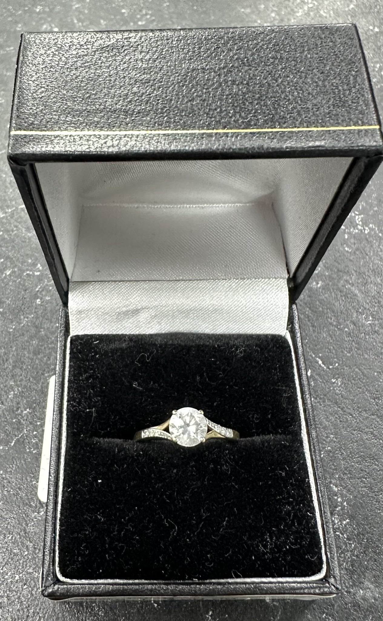 9ct Ring