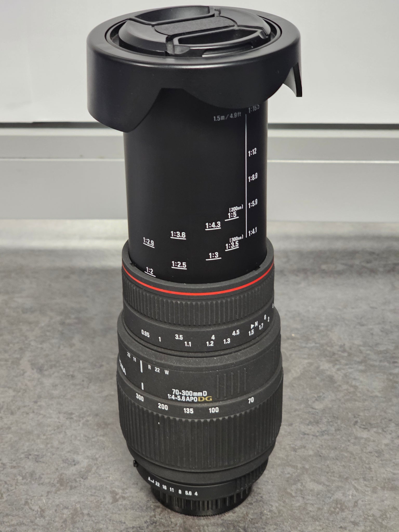 SIGMA 70-300mm 1:4-5.6 APO DG