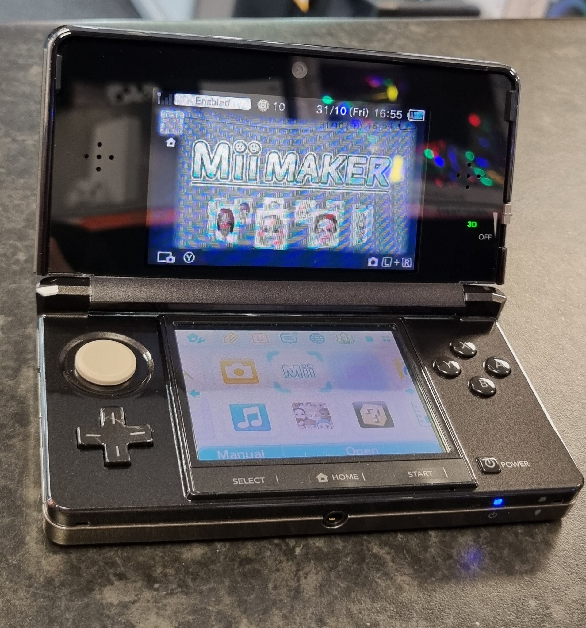 Nintendo 3ds console black
