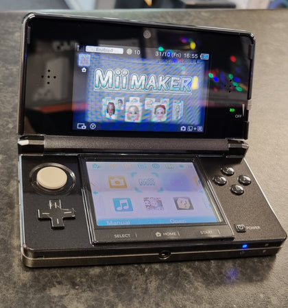Nintendo 3ds console black