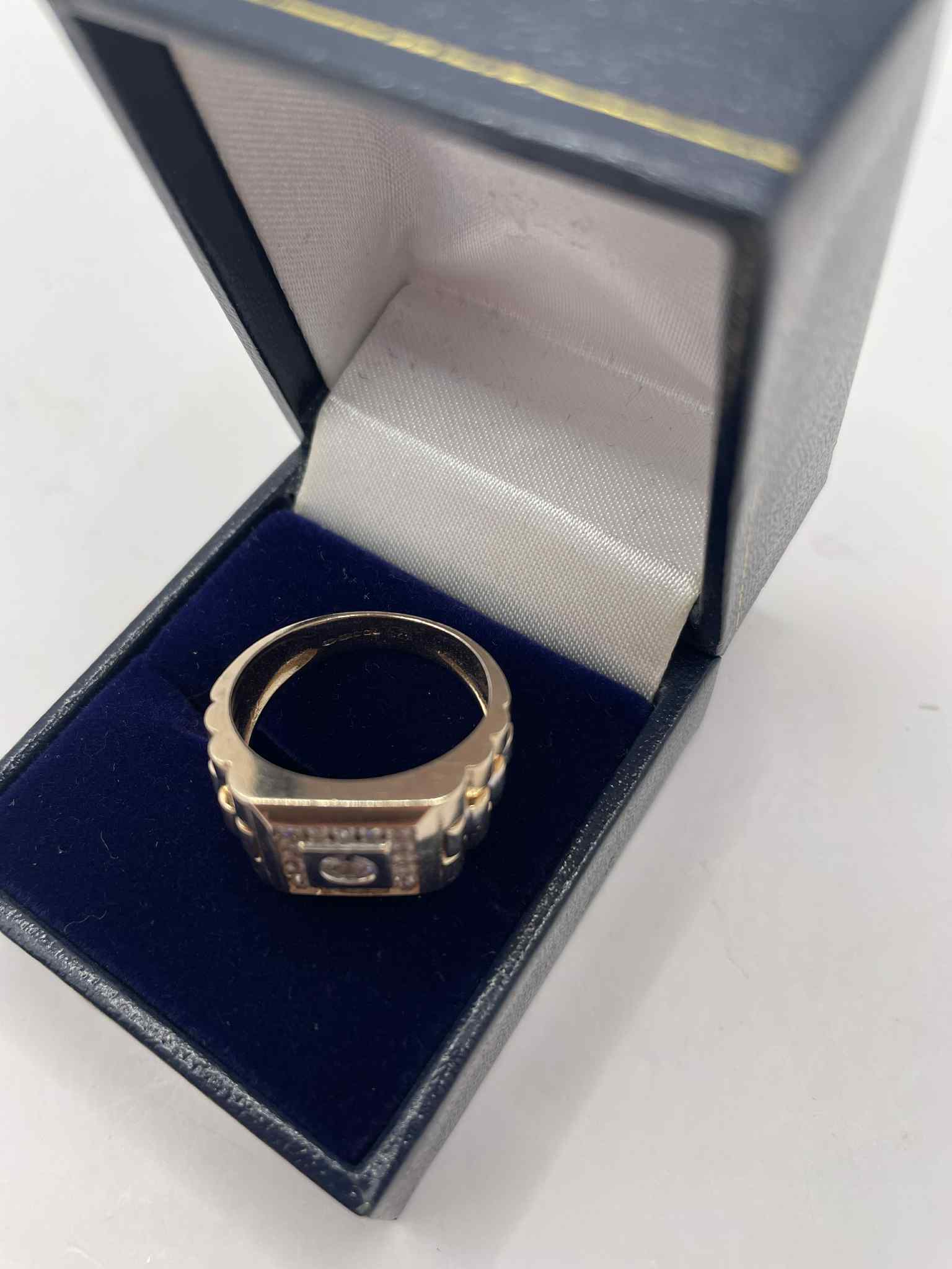 9kt gold ring - 6g